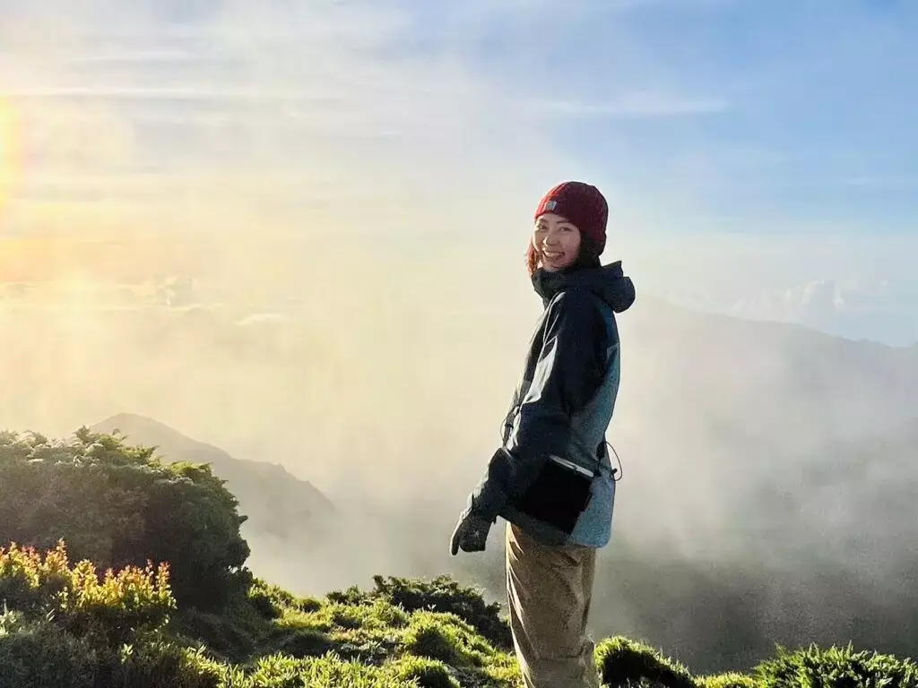 在山林裡得到前所未有的平靜感，魯蓓蓓因而愛上山。（魯蓓蓓提供）