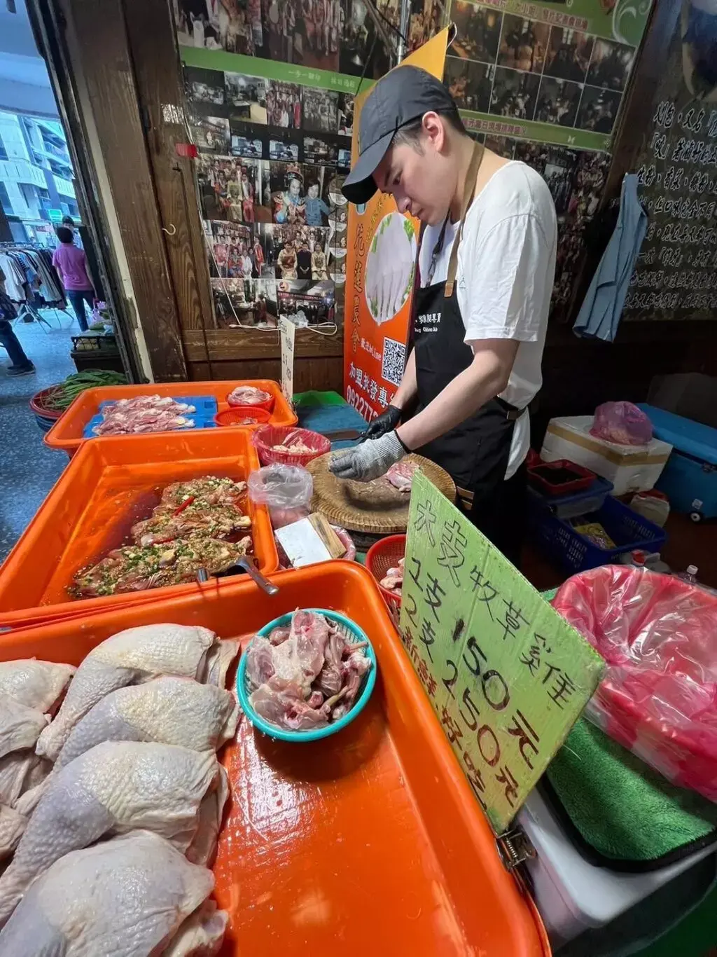 沈建宏在市場擺攤賣雞腿有不少成長和收穫，推薦給想創業的朋友。（圖片來源／沈建宏）