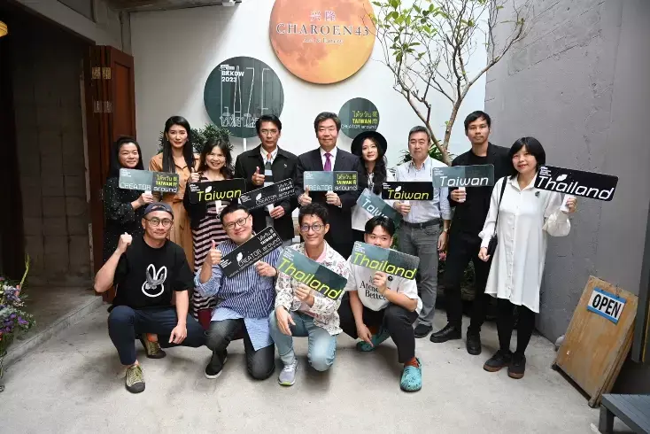 策展人郭俞霈及常駐泰國的台灣創作人團體 「Taiwan Creator Around 」以「曼谷凝視：台泰創作設計展」為主題。（資料來源／Taiwan Creator Around）