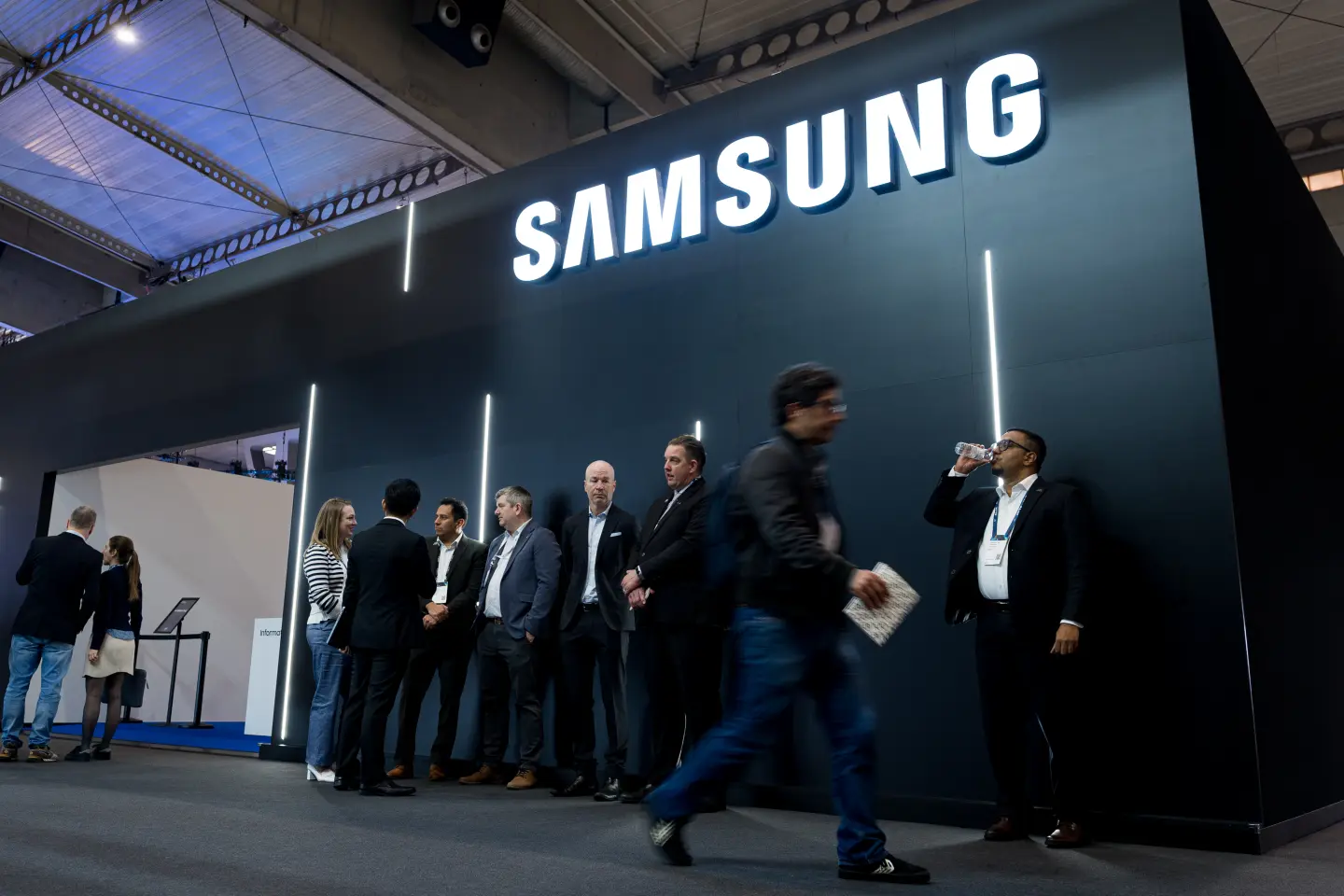 Why Samsung Falls Behind TSMC: Inside Korea’s “Chaebol Discount” and President Lee’s Reform Gamble