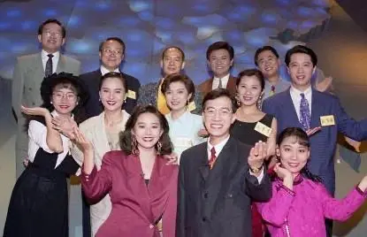 郎祖筠（前排右一）在《江山萬里情》中，以郎姑一角廣為觀眾所熟悉與喜愛。（圖片來源／郎祖筠）