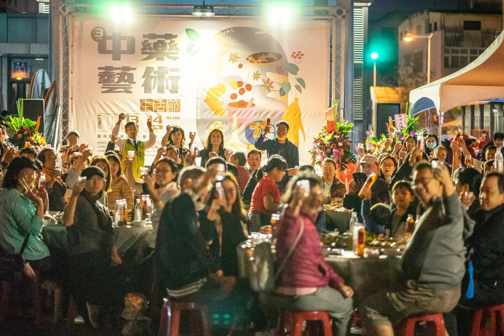就算菜單保密到家，仍吸引許多人前來的中藥辦桌，是周建文最津津樂道的一次經驗。（圖片來源／周建文）