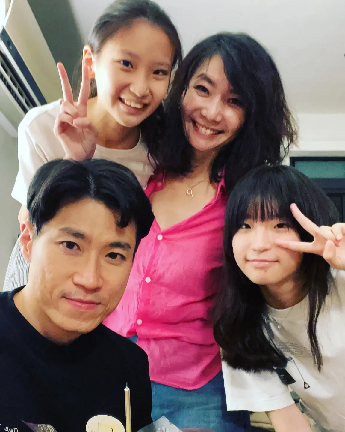 張世珮對女兒們實施「愛的教育」，與老公一個扮黑臉一個扮白臉，並約好不在女兒面前吵架。（圖片來源／張世珮）