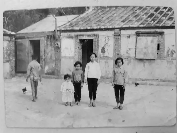 楊美雲（右二）自幼因一次病後導致聽力受損，讓她在霸凌與困境中磨練出堅韌性格。（圖片來源／楊美雲）