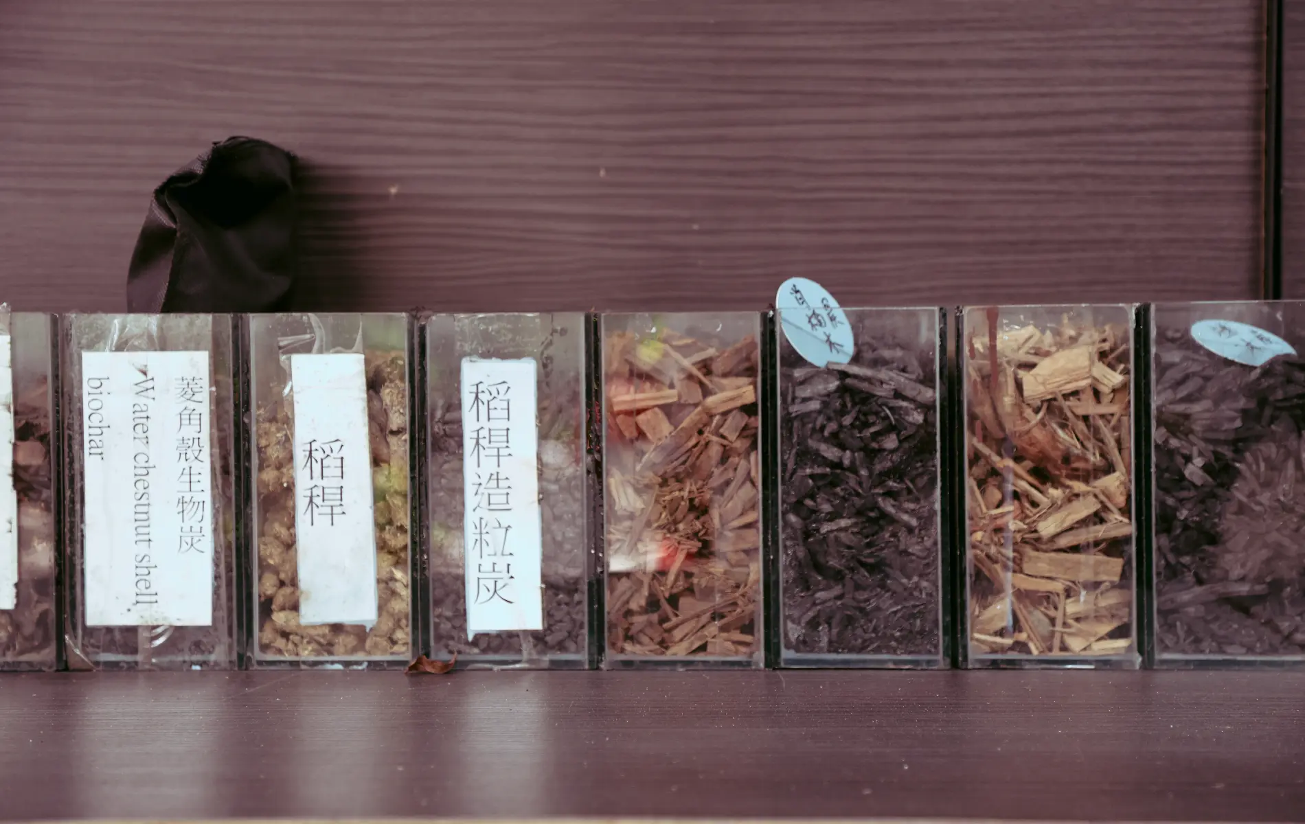 許多農廢其實還有利用的價值,李政憲希望透過自己的團隊,可以將地方上的困擾解決,也能夠替環境永續盡一份心力。(攝影/葉仁琛) 許多農廢其實還有利用的價值,李政憲希望透過自己的團隊,可以將地方上的困擾解決,也能夠替環境永續盡一份心力。(攝影/葉仁琛)