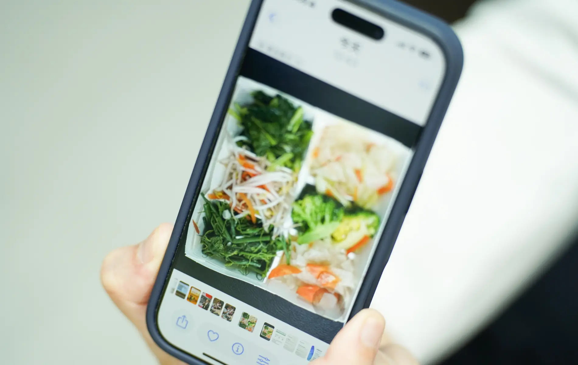 林宏榮分享自己的每日午餐,攝取多元的蔬菜,是他長久以來的養生習慣。(攝影/葉仁琛) 林宏榮分享自己的每日午餐,攝取多元的蔬菜,是他長久以來的養生習慣。(攝影/葉仁琛)