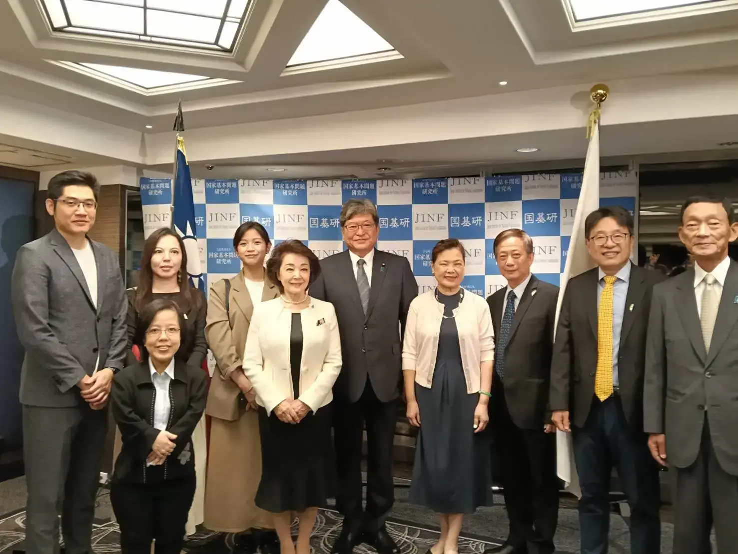 Distinguished guests attending the forum included Koichi Hagiuda (fifth from right), Member of Japan’s House of Representatives and Acting Secretary-General of the Liberal Democratic Party; Wang Mei-Hua (fourth from right), former Minister of Economic Affairs of Taiwan; Yoshiko Sakurai (sixth from right), Chairperson of the Institute for National Fundamental Studies; and the author, Lin Hung-Wen (second from right).(Photo courtesy of Professor Ku Hung-Shou, National Yang Ming Chiao Tung University) Distinguished guests attending the forum included Koichi Hagiuda (fifth from right), Member of Japan’s House of Representatives and Acting Secretary-General of the Liberal Democratic Party; Wang Mei-Hua (fourth from right), former Minister of Economic Affairs of Taiwan; Yoshiko Sakurai (sixth from right), Chairperson of the Institute for National Fundamental Studies; and the author, Lin Hung-Wen (second from right).(Photo courtesy of Professor Ku Hung-Shou, National Yang Ming Chiao Tung University)