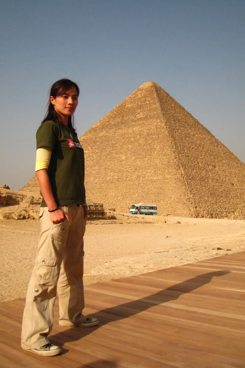 高伊玲主持《世界正美麗》去了許多不同國家，也曾親臨埃及金字塔。（圖片來源／高伊玲）