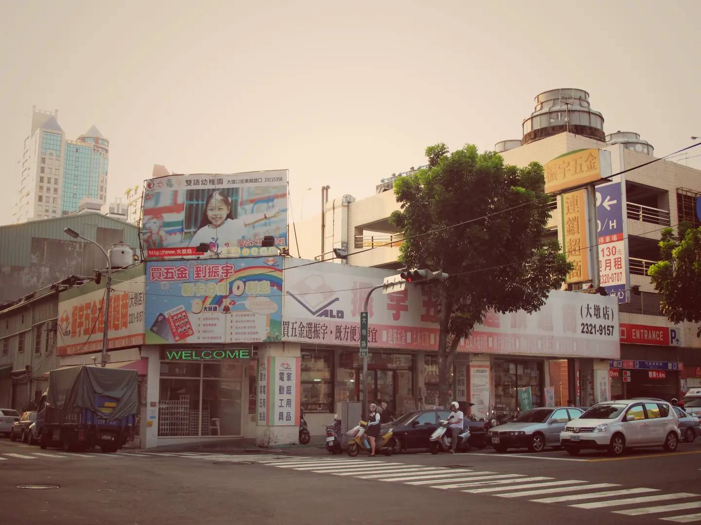 從一間小小的五金行變成大型連鎖店,振宇五金的每一步,都秉持著對人的關懷與信任。(圖片來源/洪國展) 從一間小小的五金行變成大型連鎖店,振宇五金的每一步,都秉持著對人的關懷與信任。(圖片來源/洪國展)