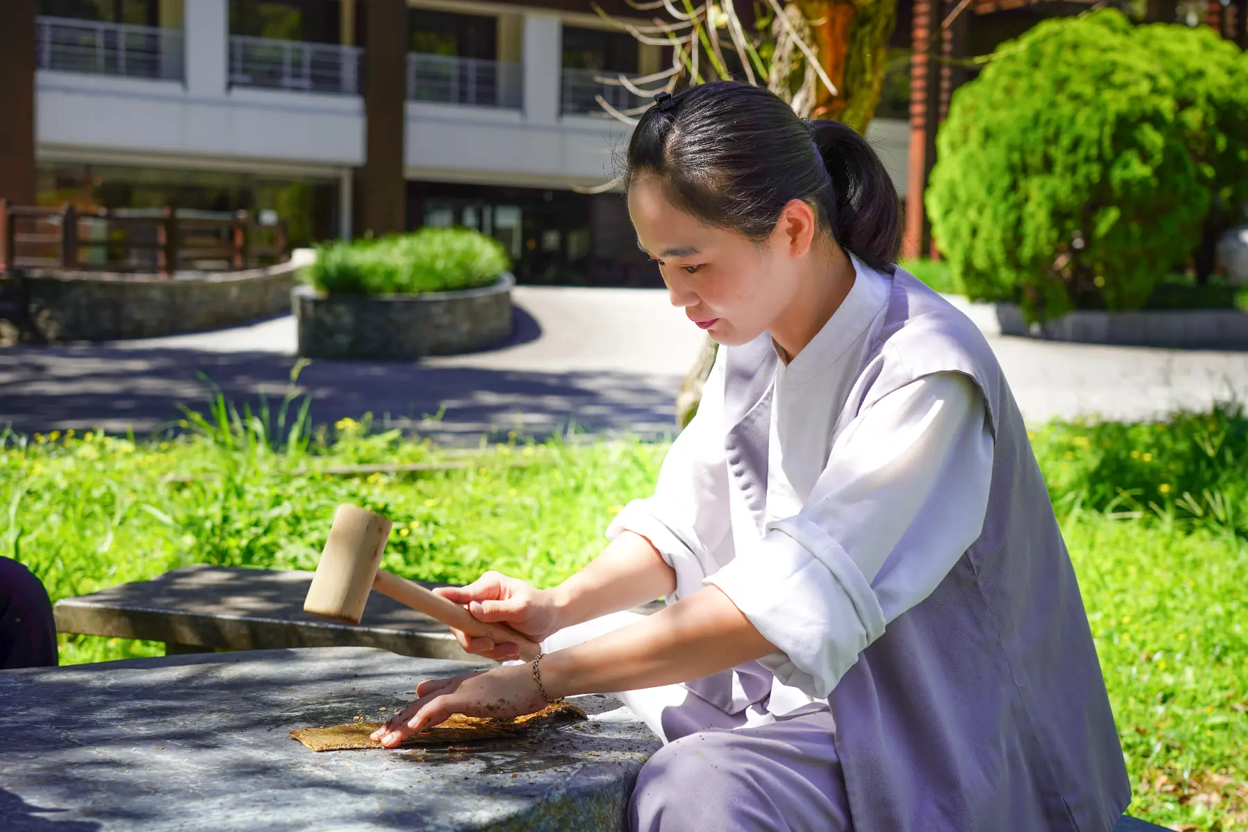 太魯閣晶英除了開發不同的步道，也透過各種手作課，讓住宿體驗更為豐富有趣。（攝影／葉仁琛）