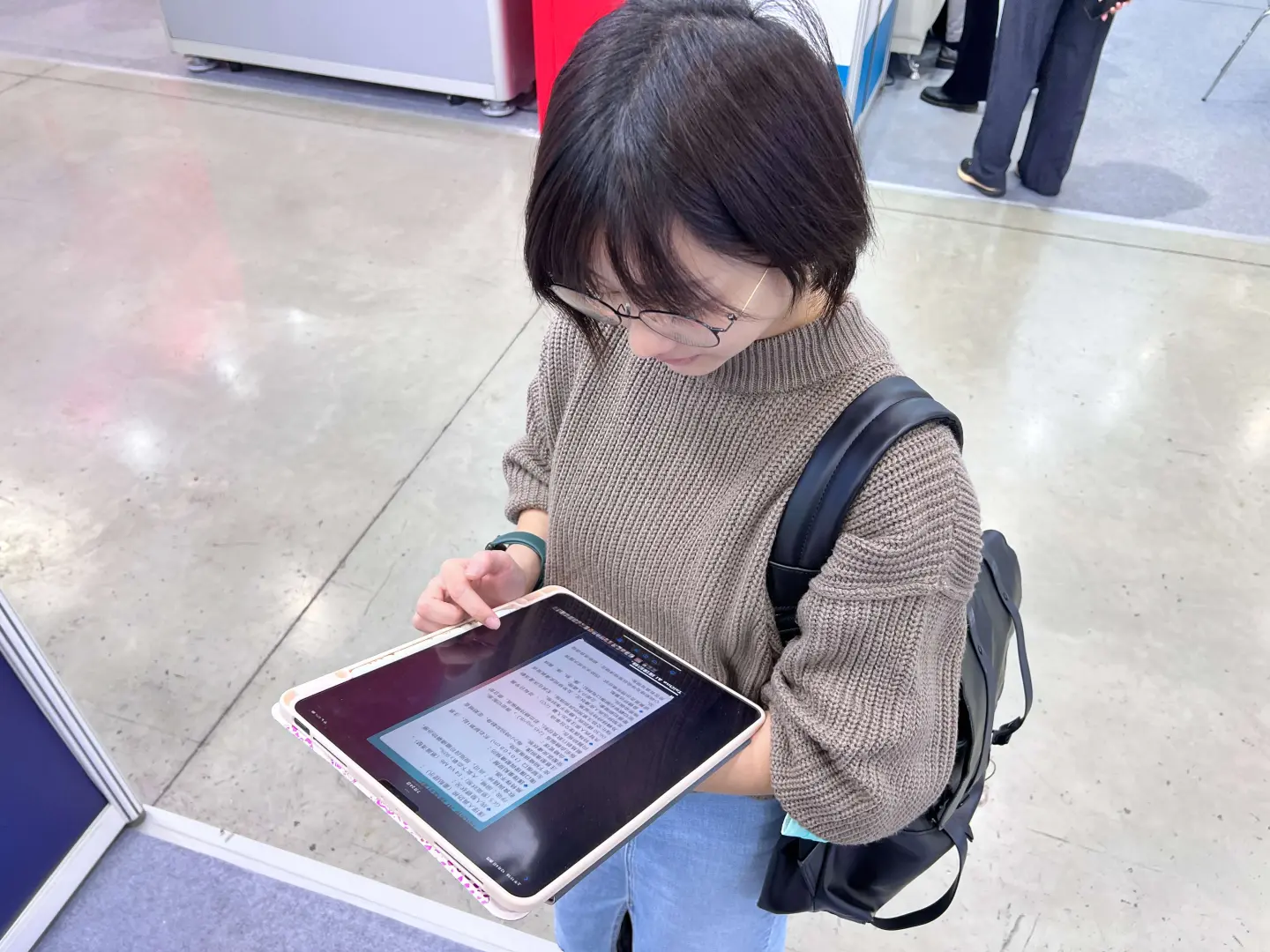 本一科技透過「臺醫照護 GPT」將醫療人員從繁雜的文書勞動中解放，換取更多服務量能。（圖片來源／本一科技）