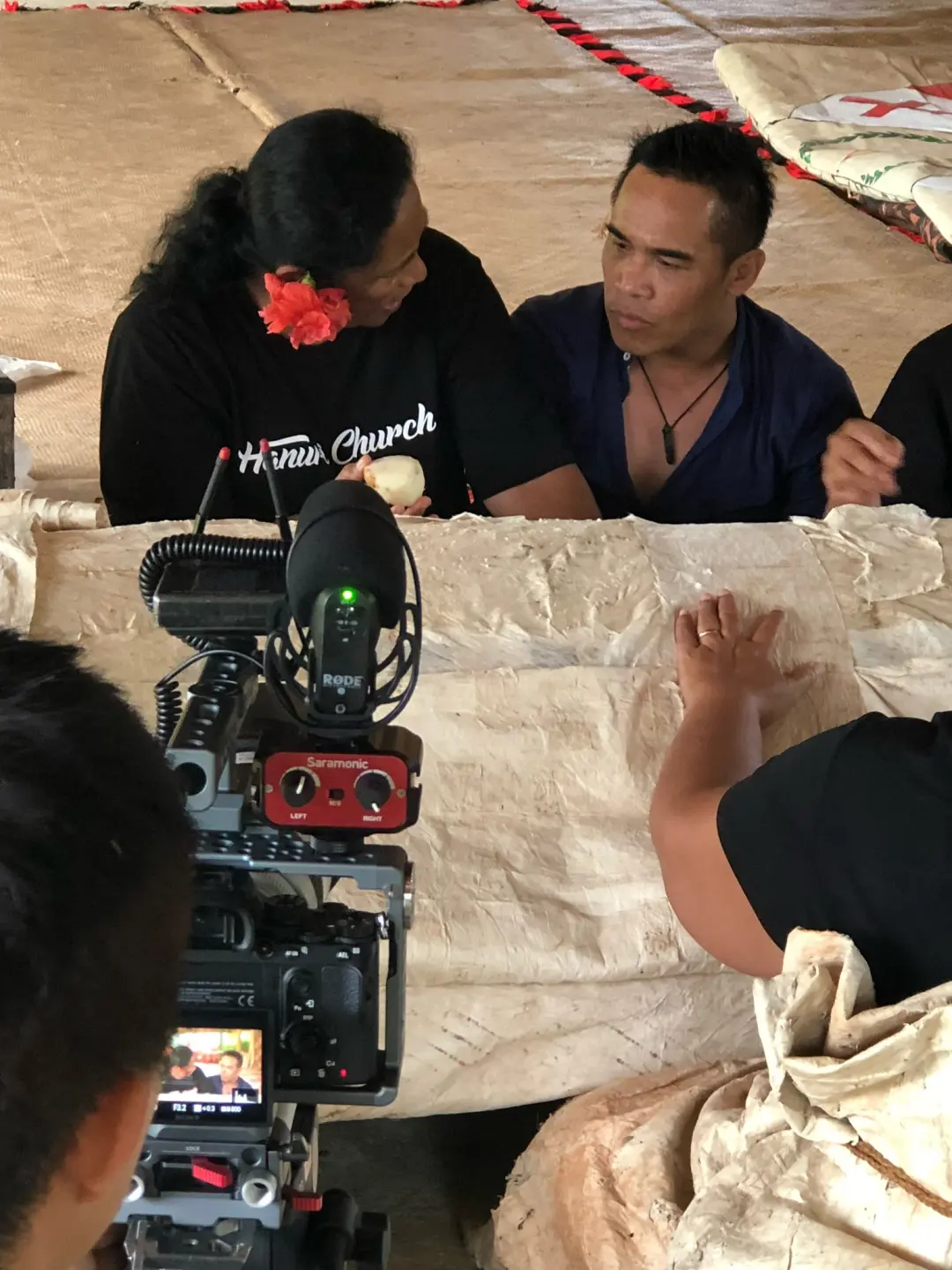 2022 年在國家地理頻道節目《南島起源》中,優席夫走訪南太平洋群島,更加理解臺灣原住民文化對世界的影響。(圖片來源/優席夫) 2022 年在國家地理頻道節目《南島起源》中,優席夫走訪南太平洋群島,更加理解臺灣原住民文化對世界的影響。(圖片來源/優席夫)