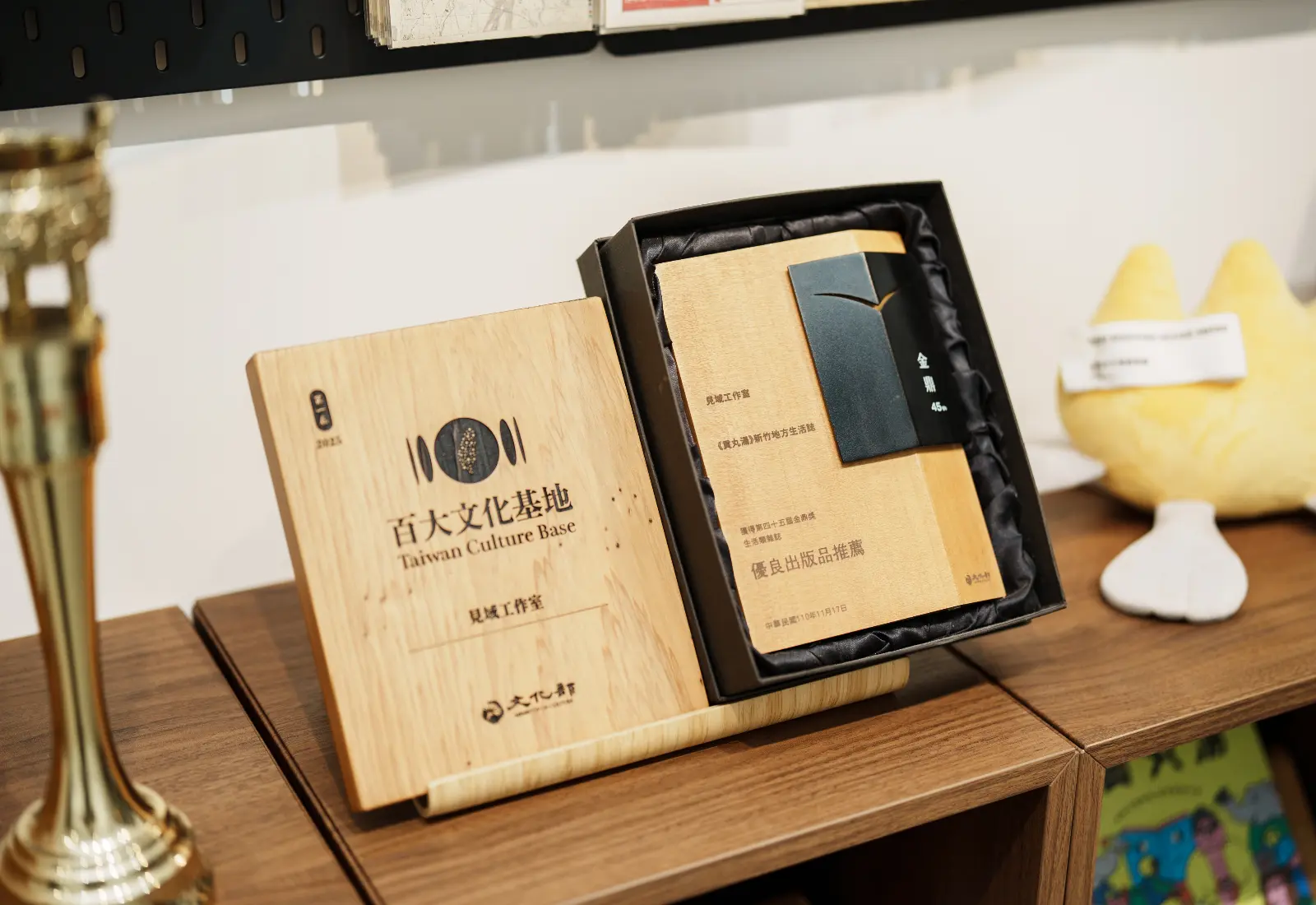 見域工作室從同好會的性質到如今榮獲各大獎項的肯定，始終抱持著「文化不能等到事情發生後，才大聲疾呼，應該要走進大家的日常生活裡。」的初心，不斷前行。（圖片來源／吳君薇）