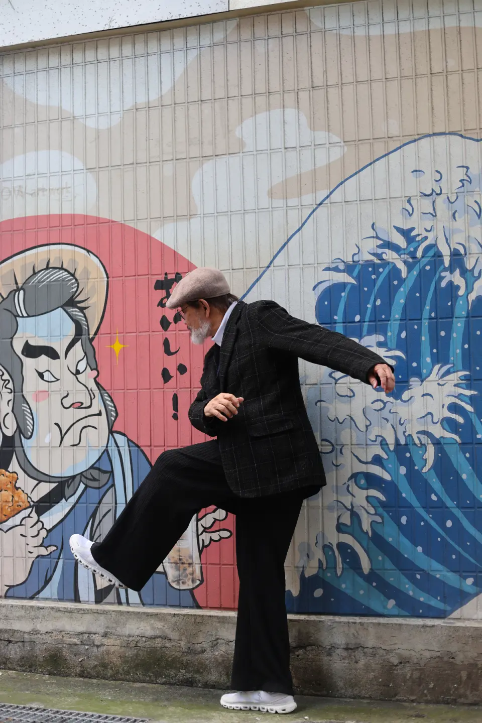 即便是拍攝形象照,林經甫也是有著調皮的玩心。(攝影/連國鼎) 即便是拍攝形象照,林經甫也是有著調皮的玩心。(攝影/連國鼎)