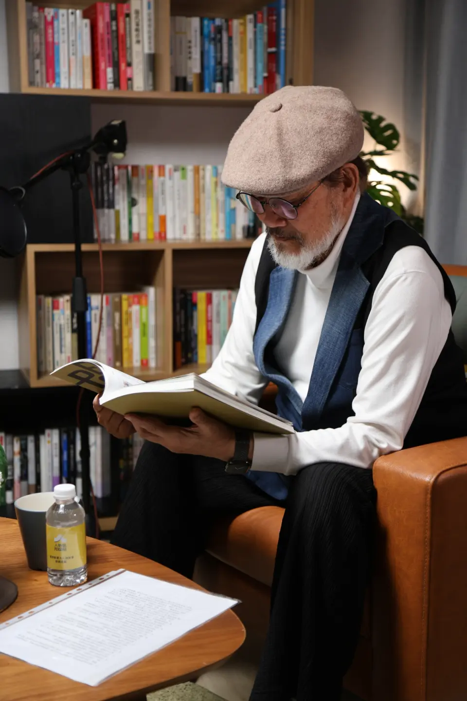 林經甫認為年齡不是停止學習的藉口,任何年紀的人都可以靠著持續的進修,跟上時代腳步。(攝影/連國鼎) 林經甫認為年齡不是停止學習的藉口,任何年紀的人都可以靠著持續的進修,跟上時代腳步。(攝影/連國鼎)