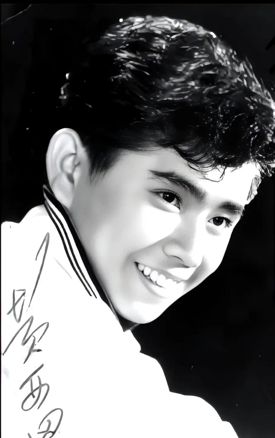 黃西田剛出道時濃眉大眼，是個清秀的 16 歲「小朋友」。（圖片來源／黃西田）