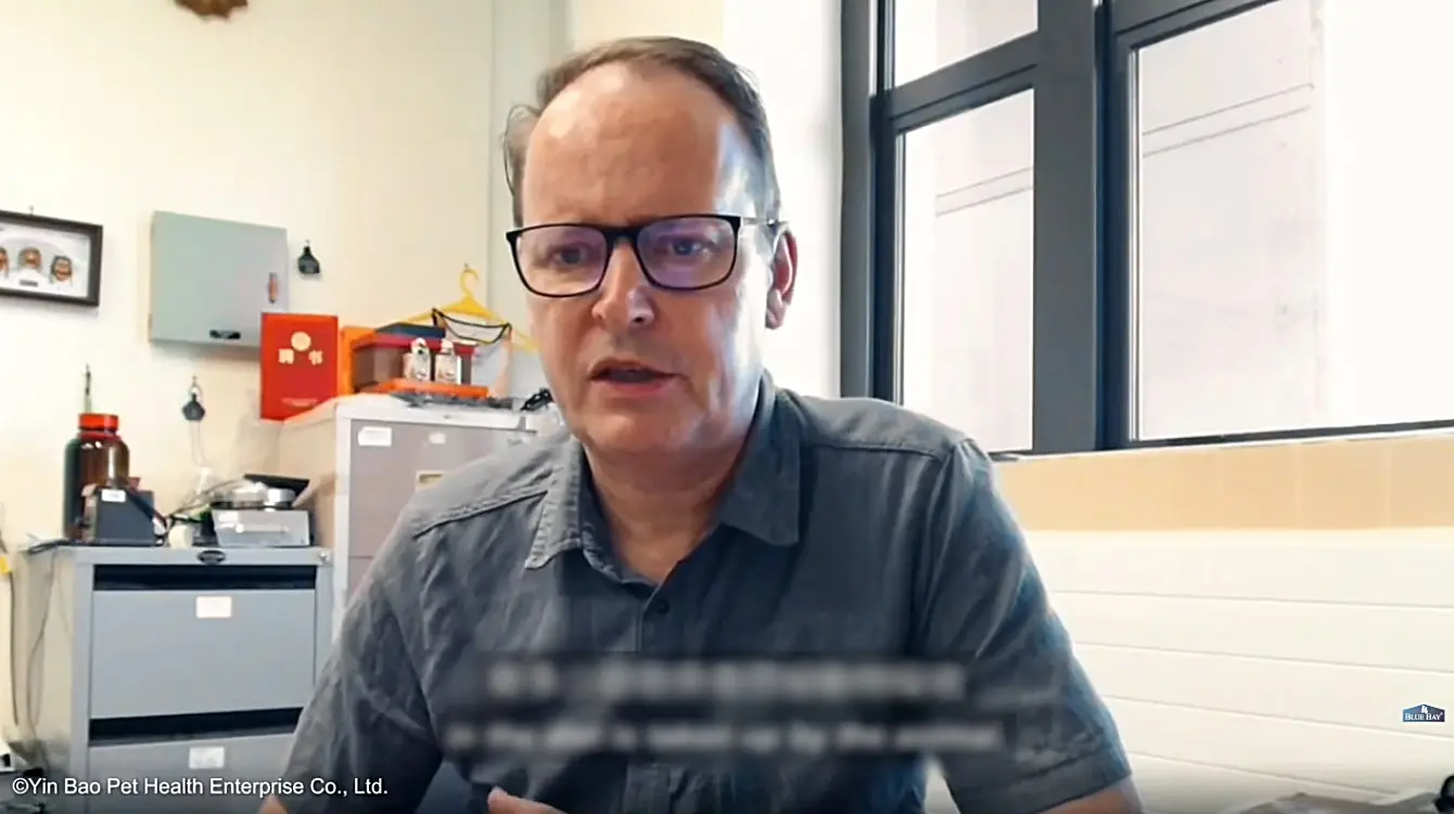 紐西蘭梅西大學教授 David Thomas 強調，單純的營養化學分析無法完全反映食材的生物利用率，透過餵食測試才能確保營養能被有效吸收。（圖片來源／倍力寵物健康食品） 