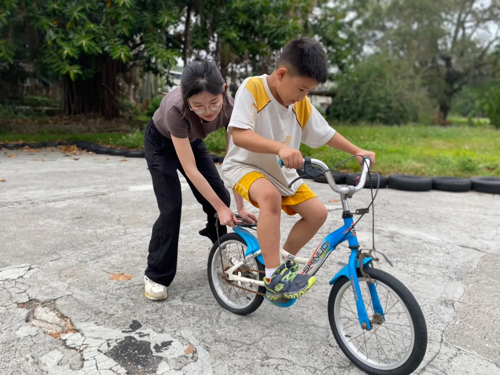 陪伴就是生活日常,團隊扮演的角色就是陪伴孩子體驗生活。(圖片來源/黃仁祈) 陪伴就是生活日常,團隊扮演的角色就是陪伴孩子體驗生活。(圖片來源/黃仁祈)