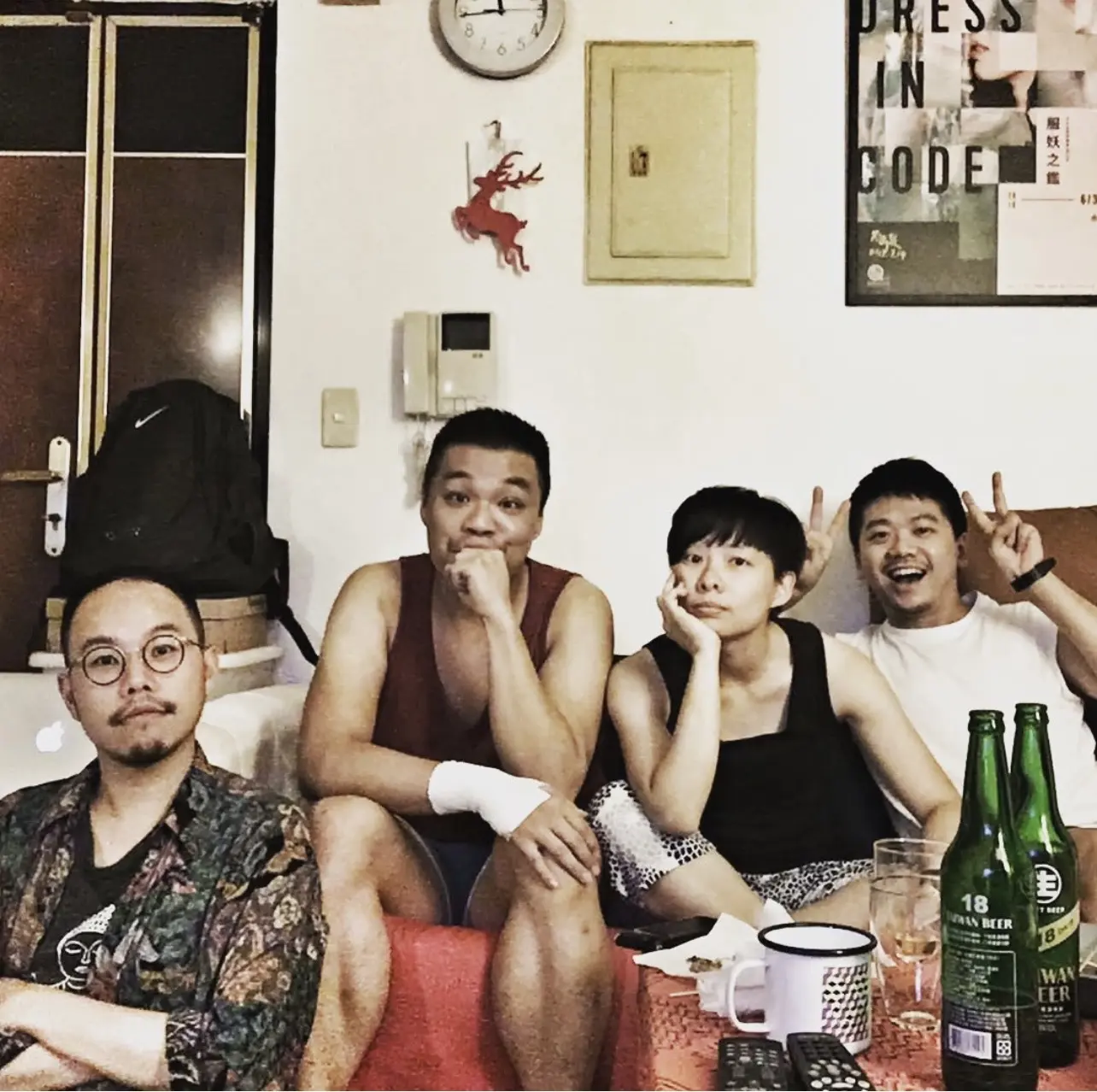 簡莉穎（右二）自大學時期即展現非凡的編劇天份，一路投入編劇之路，期待用自己的語言把世界說出來。（圖片來源／簡莉穎）