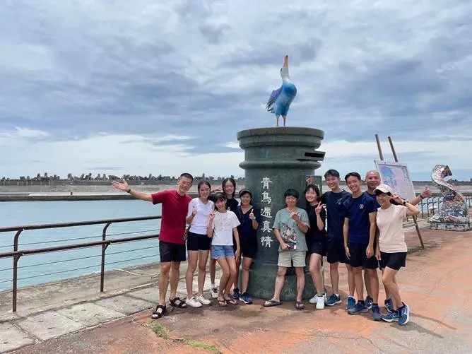 維納斯藝廊以花蓮特產蛇紋石,打造幸福青鳥郵筒和戶外公共藝術作品,成為熱門打卡景點。(圖片來源/林滿津) 維納斯藝廊以花蓮特產蛇紋石,打造幸福青鳥郵筒和戶外公共藝術作品,成為熱門打卡景點。(圖片來源/林滿津)