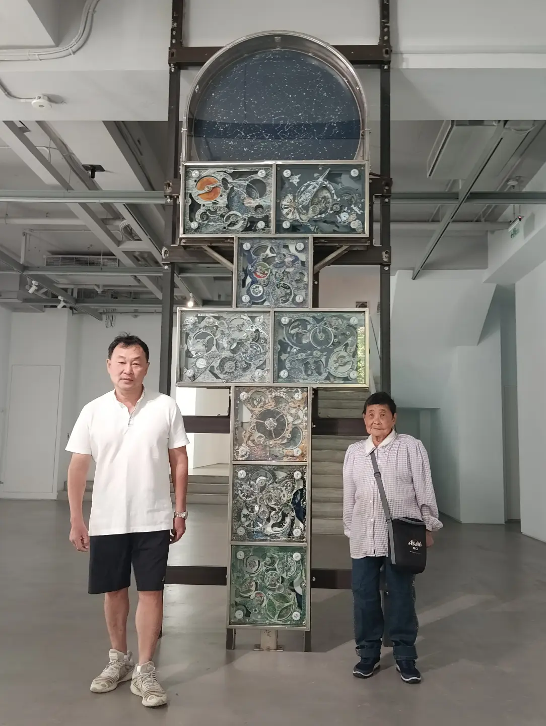 徐瑞憲表示,母親(右)和二哥(左)是《九個夢》可以完成的幕後重要推手。(圖片來源/徐瑞憲) 徐瑞憲表示,母親(右)和二哥(左)是《九個夢》可以完成的幕後重要推手。(圖片來源/徐瑞憲)