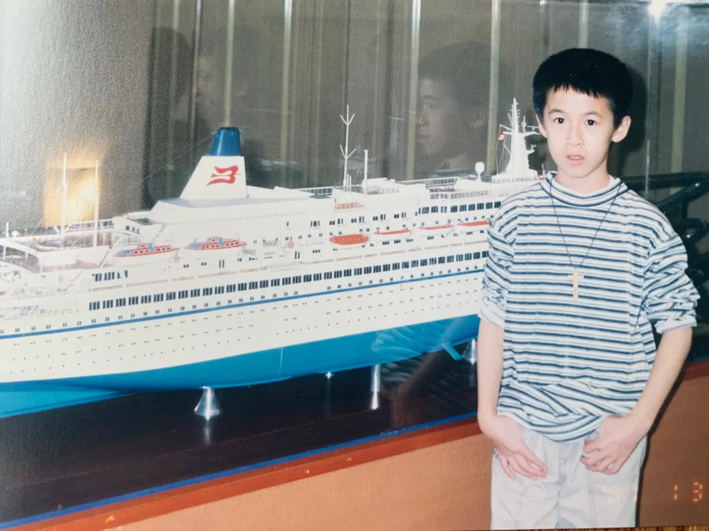 吳哲宇 10 歲時與家人搭乘郵輪旅遊，因此種下航海夢，立志要將工作與航海結合，藉此環遊世界。（圖片來源／吳哲宇）