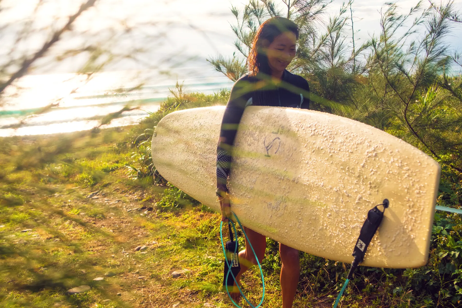 長板衝浪選手鈕臻琳,是首位獲國際衝浪聯盟(WSL)外卡邀請的臺灣女性衝浪選手。(圖片來源/鈕臻琳) 長板衝浪選手鈕臻琳,是首位獲國際衝浪聯盟(WSL)外卡邀請的臺灣女性衝浪選手。(圖片來源/鈕臻琳)